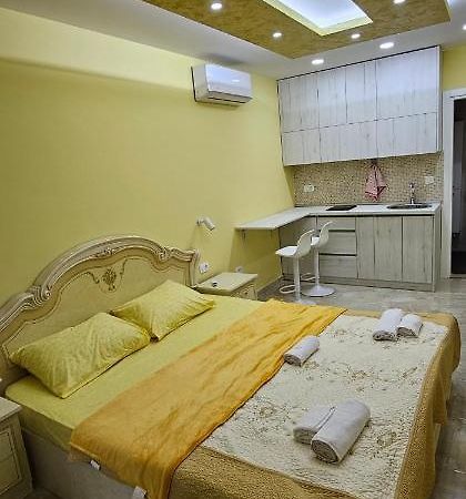 Ekonomic Apartmani Golubovci Dış mekan fotoğraf